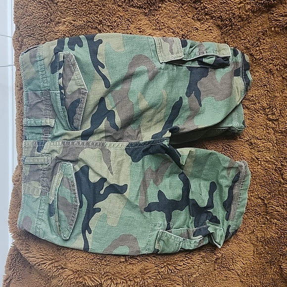 Shorts - Picture 3 of 5